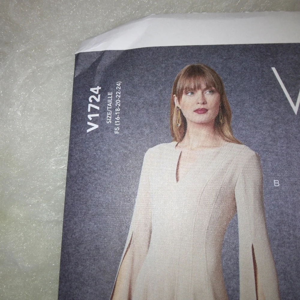 VOGUE V1724 Sz 16-24 Misses dress with princess seams and 3 piece sleeves